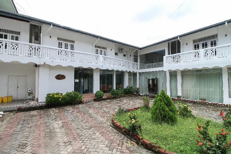 Oyo 347 Hotel Empryean Katunayaka Exterior foto